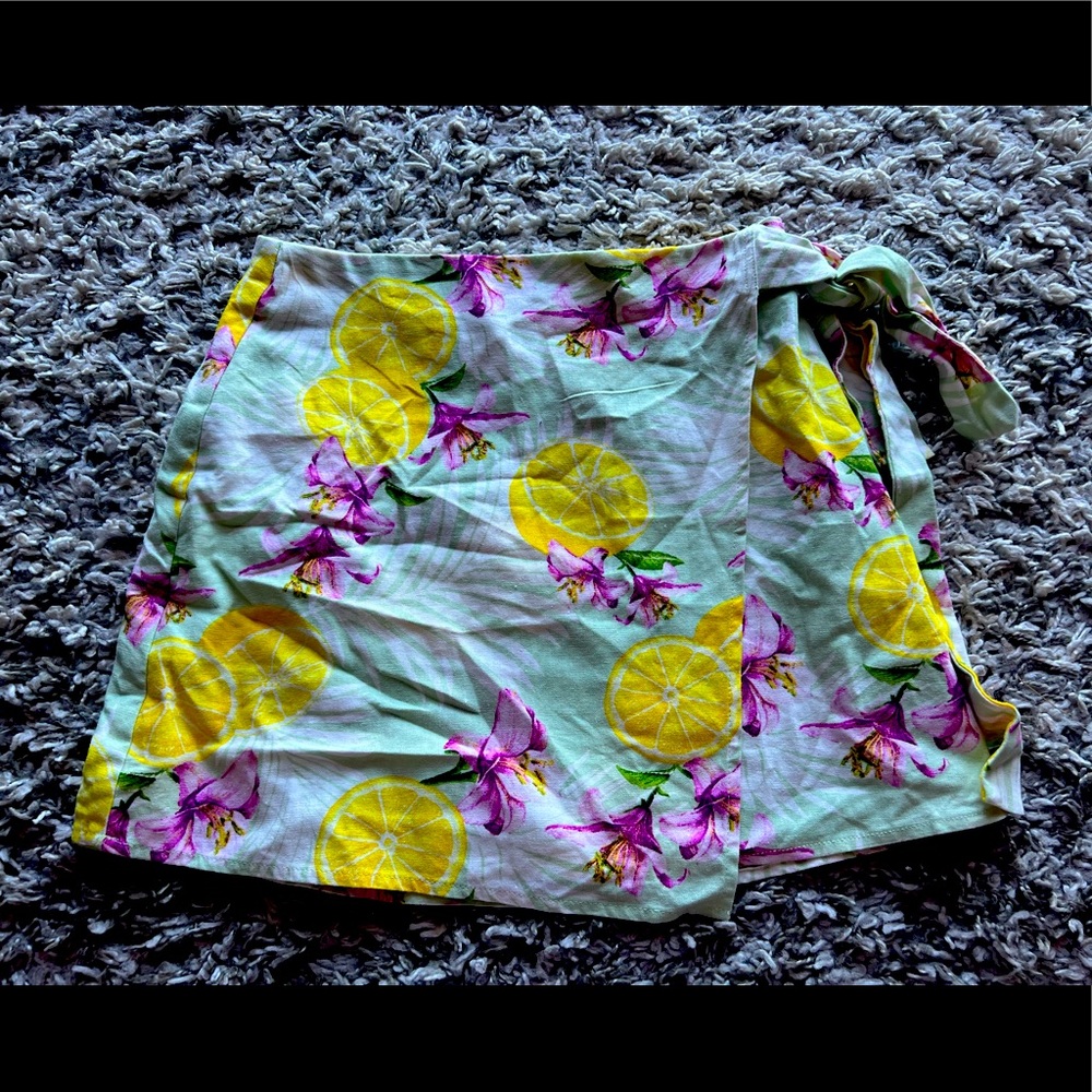 Forever 21 Skirt!🍋